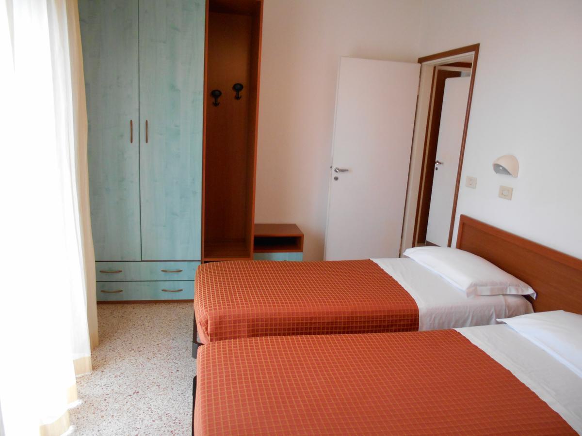 Hotel Sayonara Морской Милан Экстерьер фото