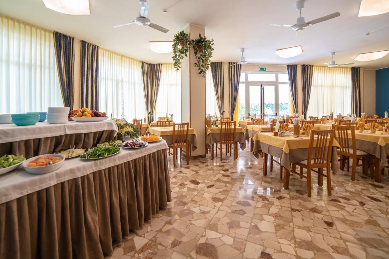 Hotel Sayonara Морской Милан Экстерьер фото