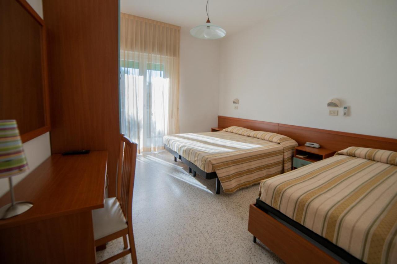 Hotel Sayonara Морской Милан Экстерьер фото