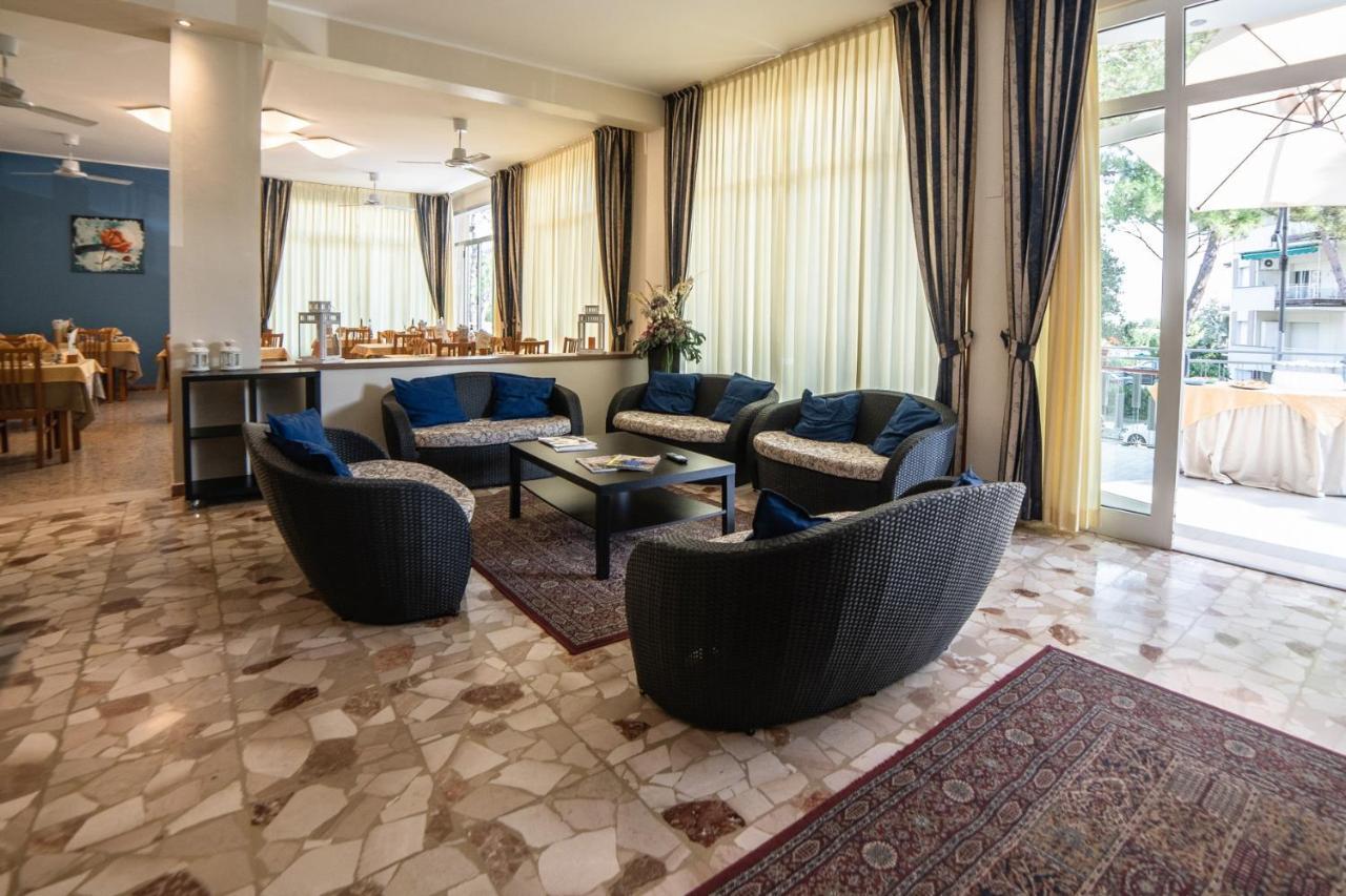 Hotel Sayonara Морской Милан Экстерьер фото