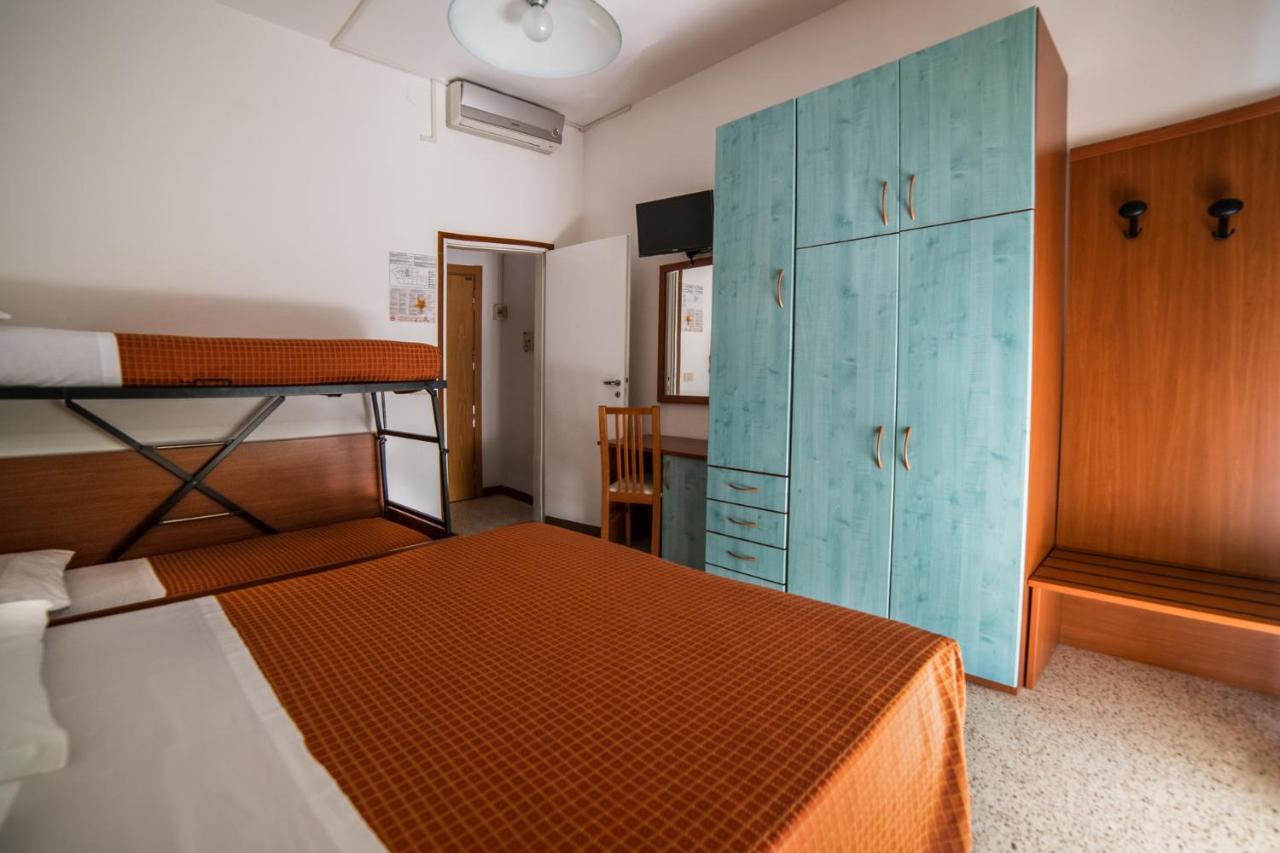 Hotel Sayonara Морской Милан Экстерьер фото