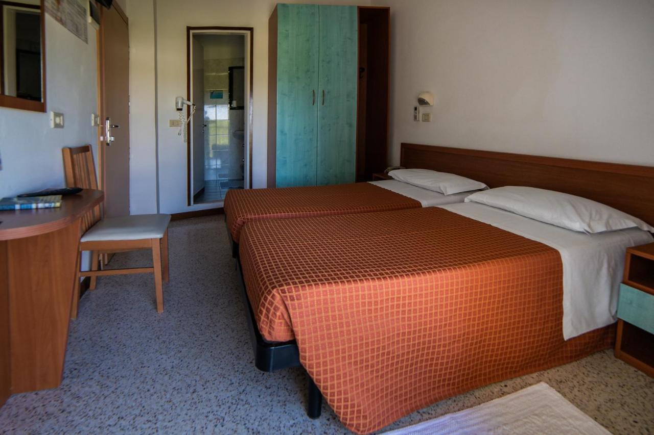 Hotel Sayonara Морской Милан Экстерьер фото