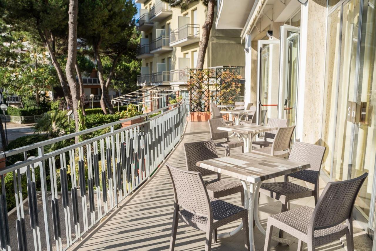 Hotel Sayonara Морской Милан Экстерьер фото
