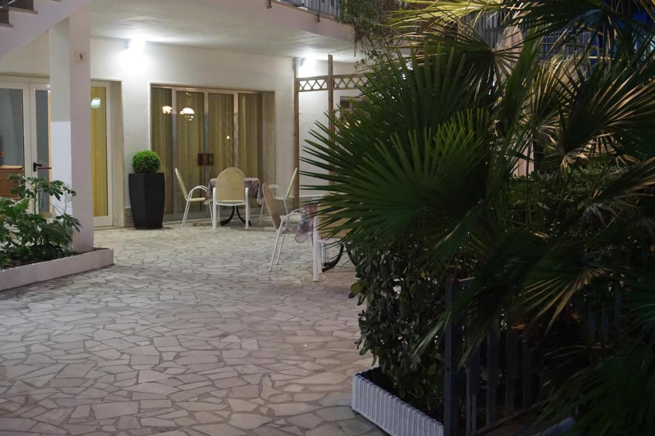 Hotel Sayonara Морской Милан Экстерьер фото